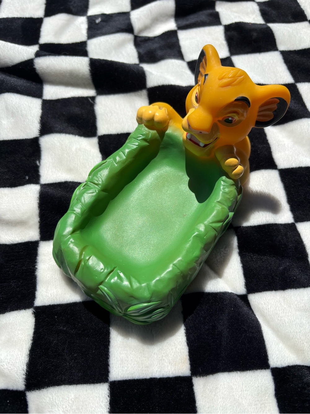 Disney lion king soap holder